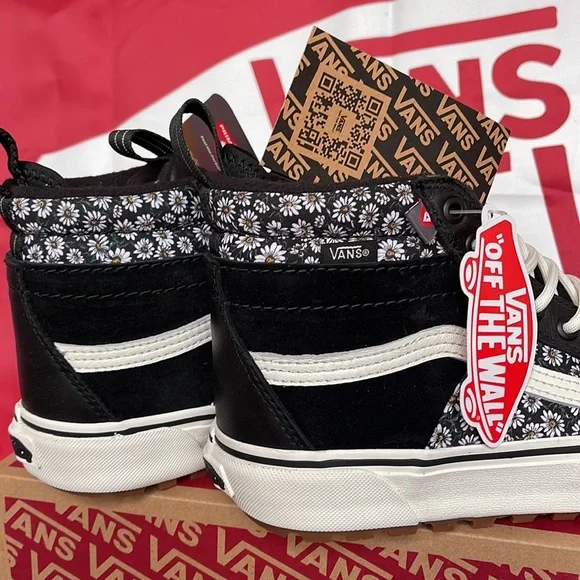 Vans WMNS Sk8-Hi Mte-2
Black Floral
VNOA5HZZF2B
boots sneakers - Picture 15 of 16